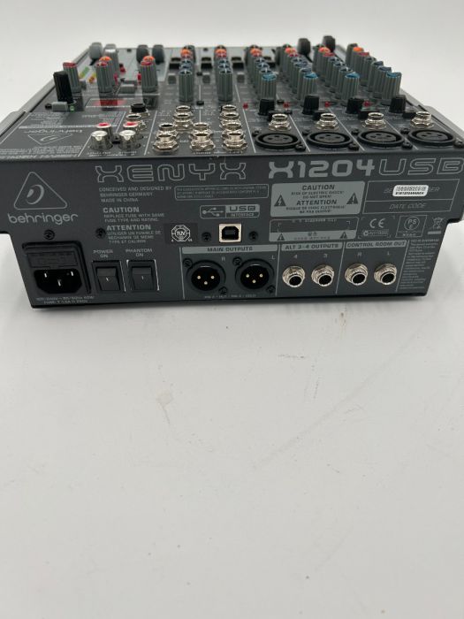 Mixer Behringer Xenyx X1204USB