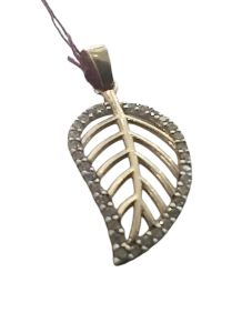 PENDENTIF OR 10 KTS ET ZIRCONS