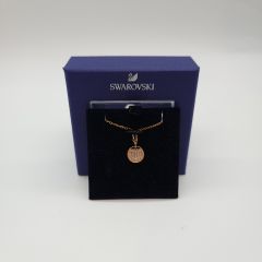 Collier avec pendentif swarovsky 111