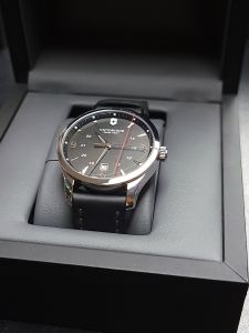 Montre pour homme neuve Victorinox swiss army 150503305