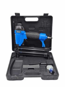 Cloueuse Mastercraft comme neuve avec Case