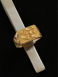 Bague en Or 10k Style Nugget grandeur 9.5