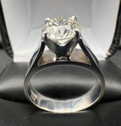 Bague En Or Blanc 14K aevc Diamant Central 1.52 Carats 