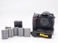 Boîtier de Caméra Nikon D300 avec accessoires