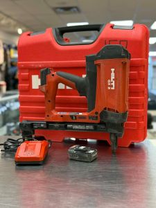Cloueuse Hilti GX 2 avec Batteries et Chargeur