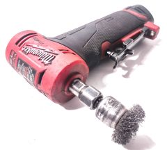 DIE GRINDER MILWAUKEE AVEC BATTERIE MILWAUKEE M12  2Ah